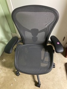lot 312 image: Herman Miller Office Chair