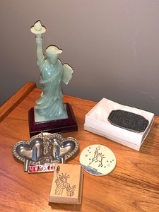 lot 339 image: Statue of Liberty Collectibles