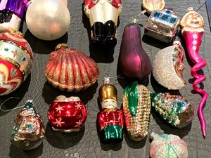 lot 340 image: Variety of Christmas Ornaments