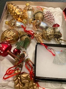 lot 341 image: Pinecone and Acorn Themed Christmas Ornaments
