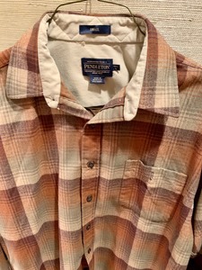 lot 363 image: Two Mens Pendleton Button Up Shirts