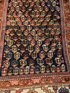 lot 315 image: Beautiful Persian Area Rug