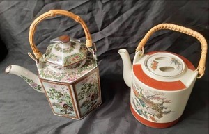 (2) Vintage Teapots (Imperial Garde...