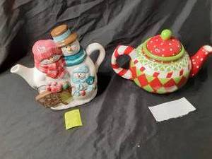 (2) Vintage Holiday Teapots See Ph...