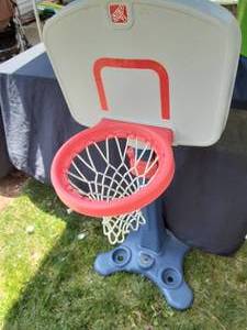 Step 2 Childs Play Basketball Hoop...