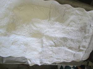 lot 2 image: 2 White Quilted Pillow Shams...