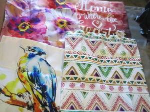 lot 9 image: 3 Sets of 4 - 18 inch Pillow Covers...
