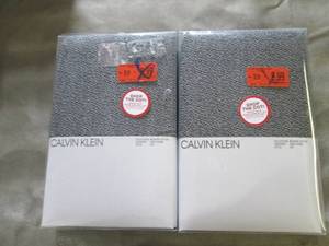 lot 26 image: 2 sets of 2 Calvin Klein King Pillo...