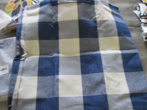 lot 48 image: 2 Sets of 2- 24 inch Checked Pillow...