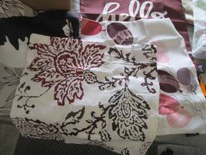 lot 78 image: 2- sets of 4 - 18 inch Pillow Cover...