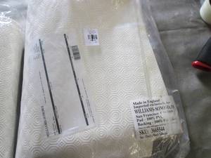 lot 93 image: 55x90 inch Table Pad...