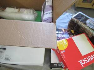 lot 162 image: Napkins, Cups, paper, File Folders,...