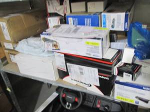 lot 166 image: Shelf of Assorted Printer Cartridge...