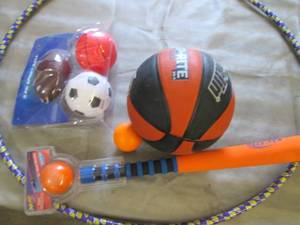 lot 177 image: Assorted Balls, HulaHoop  ZZ4...