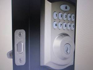 lot 190 image: SmartCode 913 Satin Nickel Single C...