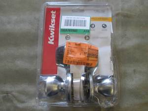 lot 198 image: Tylo Satin Chrome Entry Door Knob a...