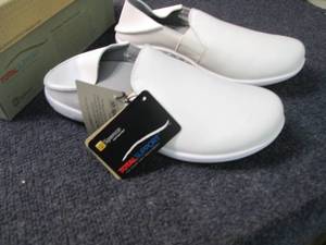 lot 318 image: Spenco Total Support  Convertible Q...
