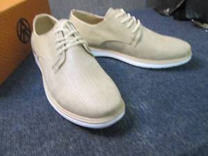 lot 330 image: Abbot K. Beige Malibu Mens Size 11...