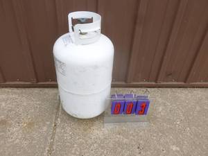 30 lb lp tank. As shown.