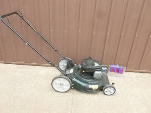 Craftsman lawn mower for parts or repair. Missing gas cap & air cleaner cover. As shown.
