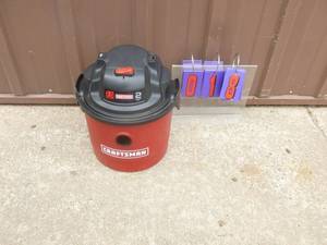 Craftsman 2 gal shop vac with accessories. Looks new. Tested & works. As shown.