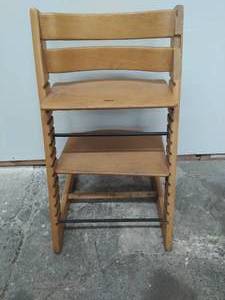 Adjustable high chair