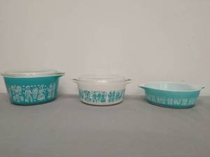 Vintage Pyrex Dishes