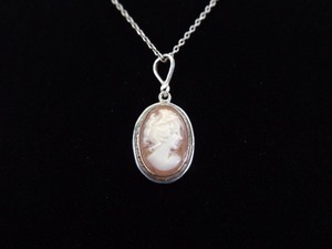 .925 Sterling Silver Carved Shell Cameo Pendant Necklace