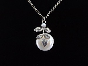 .925 Sterling Silver Genuine Pearl Leaf Pendant Necklace