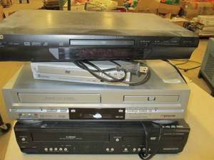 4 dvd players all power on ...