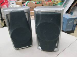 2 speakers ...