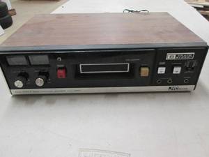 JVC 8 track stereo nivico powers on...