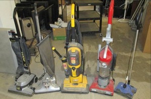 5 vacums all power on ...