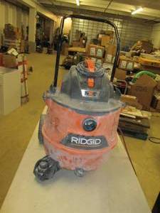 rigid wetdry vacum nxt powers on a...