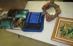 box of mirros, wall decor , glasses...