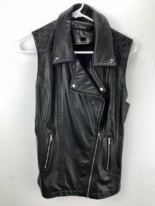 lot 29 image: Womens Vest - FOREVER 21 - Medium