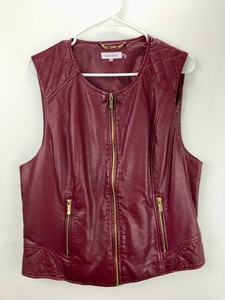 lot 31 image: Womens Vest - CALVIN KLEIN - XL