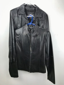 lot 53 image: Womens Jacket 2-Pack - WILSONS LEATHER  WILSONS LEATHER MAXIMA - Medium