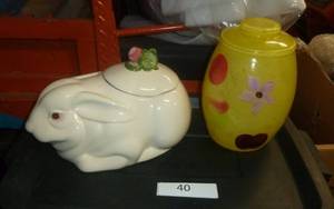 Two vintage cookie jars - Metlox