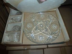 New in original box, vintage Anchor Hocking Snack set, like new condition, 4 cups, 4 plates