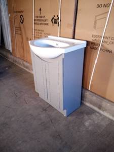 Highmont 24 in. W x 17-18 in. D Bath Vanity in Twilight Gray with Porcelain Vanity Top in Solid White with White Basin