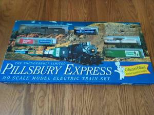 lot 136 image: Thunderbolt Limited Pillsbury Express Electric Train Set