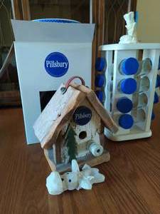 lot 150 image: Collection of Pillsbury Doughboy items