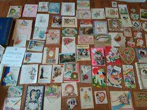 lot 154 image: Collection of vintage greeting cards