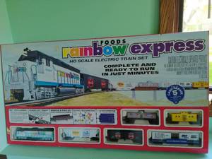 lot 164 image: Rainbow Foods Express Ho Scale Train Set
