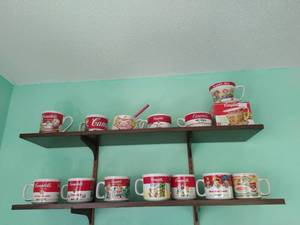 lot 170 image: Campbells Soup Mugs