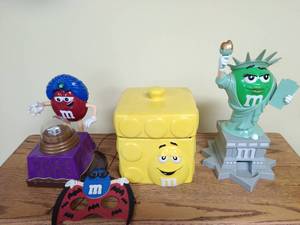 lot 191 image: Four M&M Items