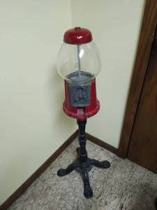 lot 1 image: Candy Dispenser