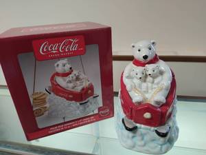 lot 8 image: Coca-Cola Polar Bear Downhill Cookie Jar