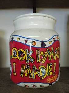 lot 27 image: Sun-Maid Cookie Jar